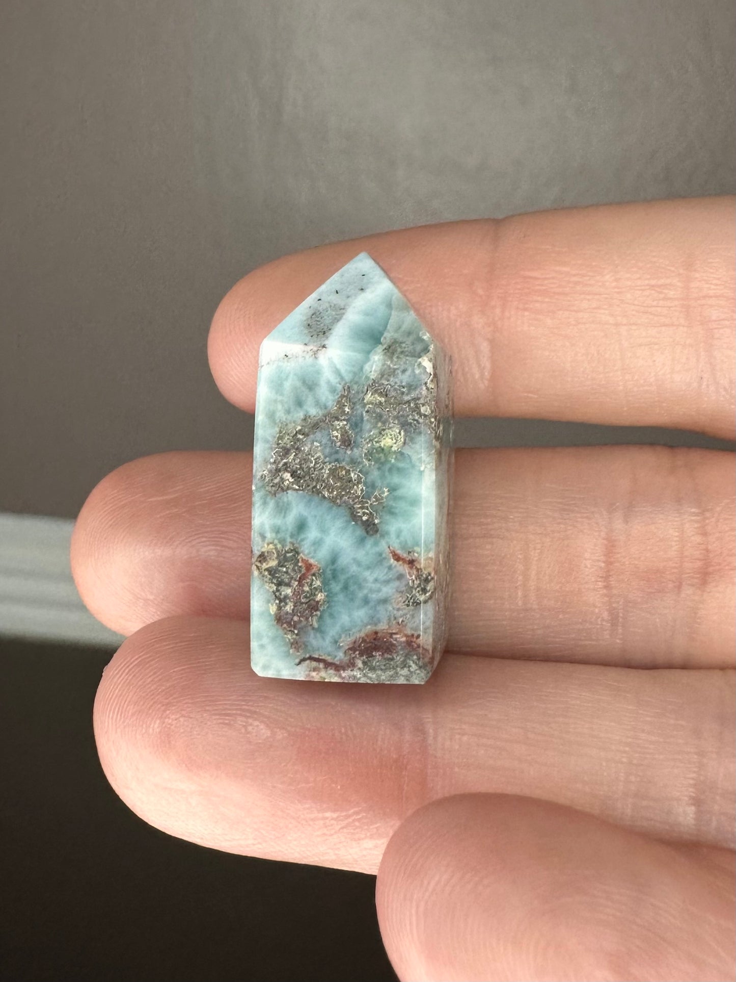 Larimar Tower ( F-15 )